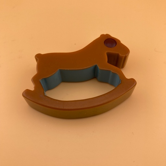 Bakelite Vintage Rocking Horse Napkin Ring - Picture 6 of 9